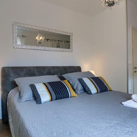 Apartments Dream In Arena 2 Pula Center Free Parking Exteriör bild