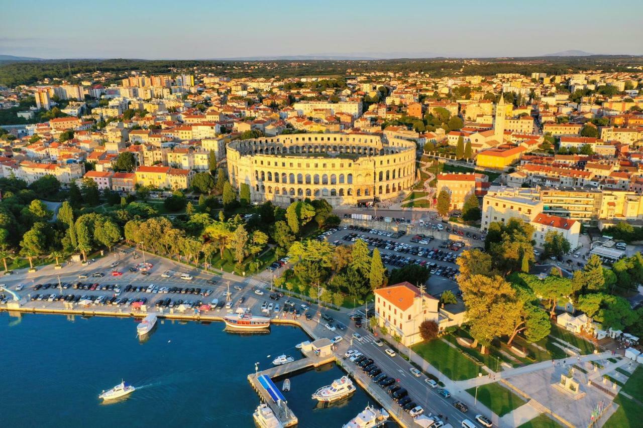 Apartments Dream In Arena 2 Pula Center Free Parking Exteriör bild