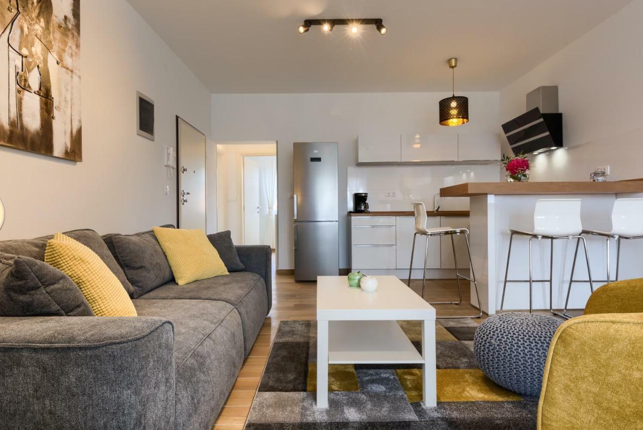 Apartments Dream In Arena 2 Pula Center Free Parking Exteriör bild