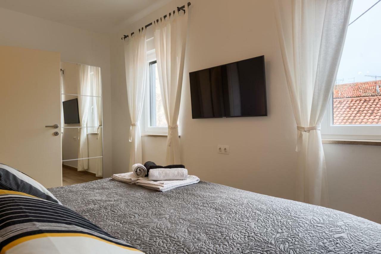 Apartments Dream In Arena 2 Pula Center Free Parking Exteriör bild